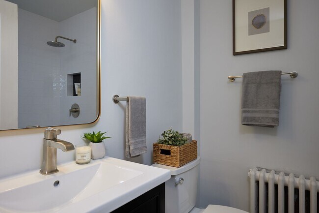 Building Photo - Historic Rowhouse in Central DC (Dupont) w...