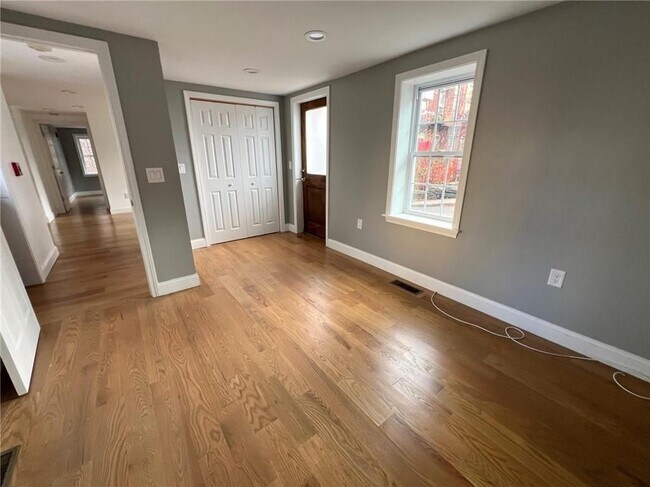 Building Photo - 5 Church St