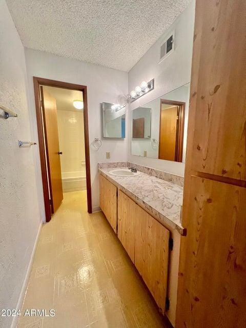 Building Photo - 7625 E Camelback Rd