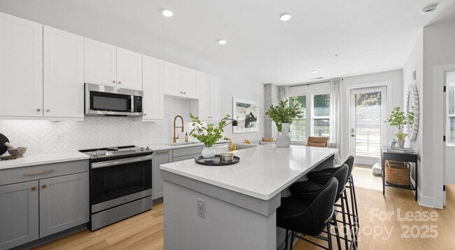 Building Photo - 4312 Yancey Rd