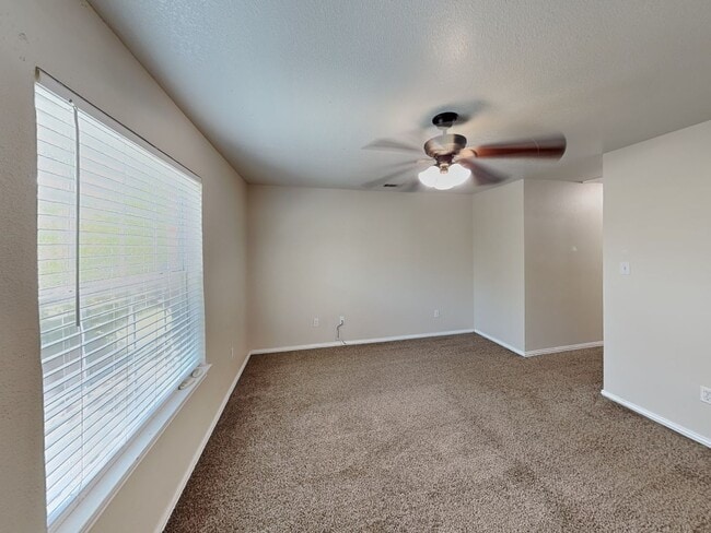 Building Photo - We’re currently offering one month free re...