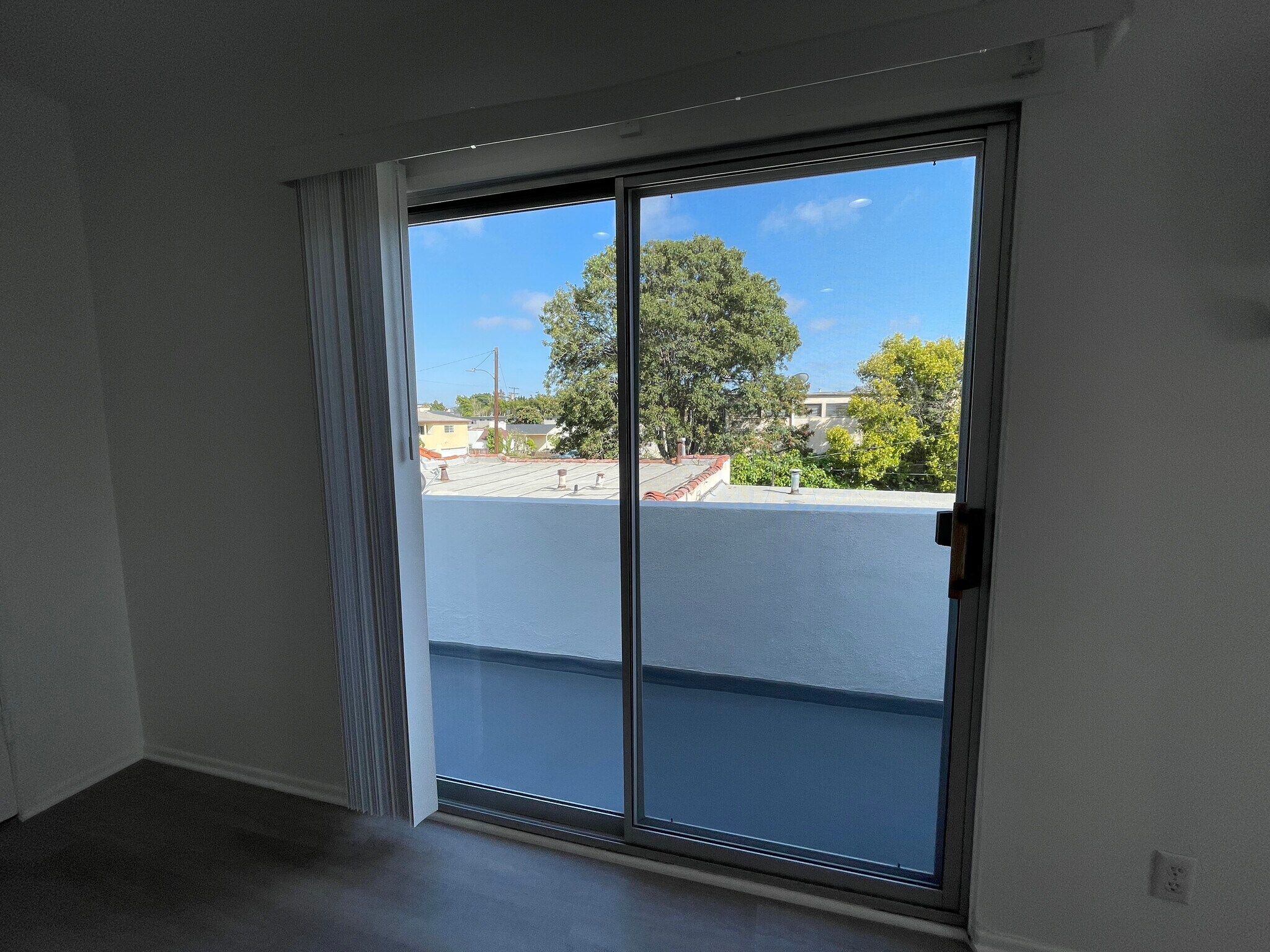 Building Photo - 3633 Kelton Ave