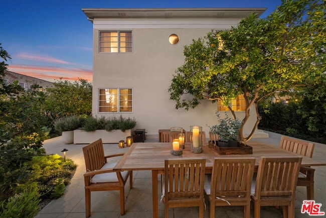 Building Photo - 466 N Harper Ave