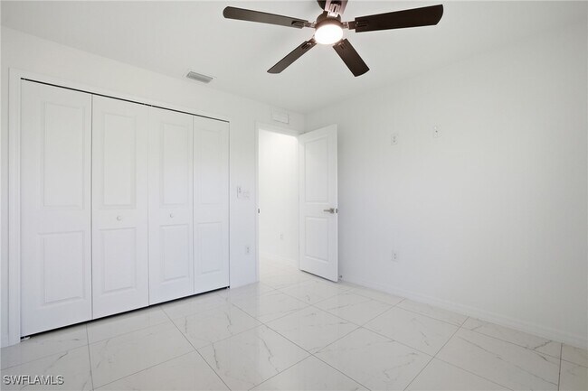 Building Photo - 418 Pinehurst Ave