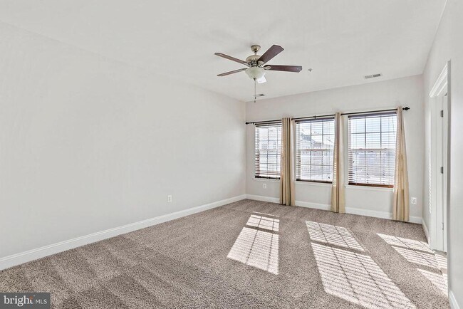 Building Photo - 5807 Duncan Dr