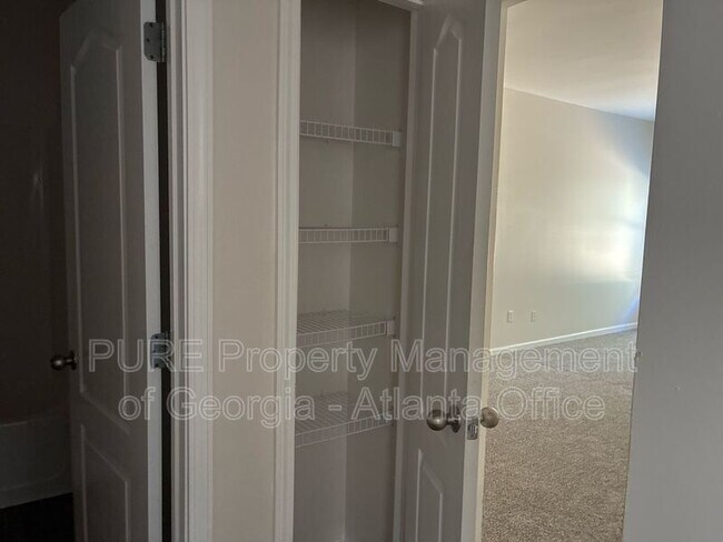 Building Photo - 1424 Saphire Dr