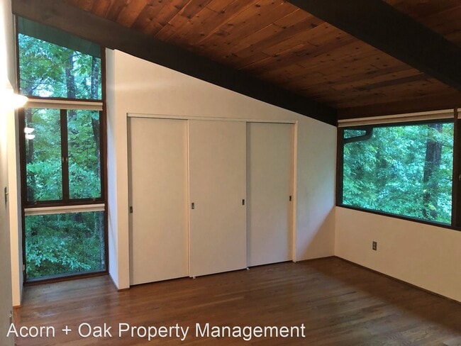 Building Photo - 4 br, 2.5 bath House - 25 Scott Place