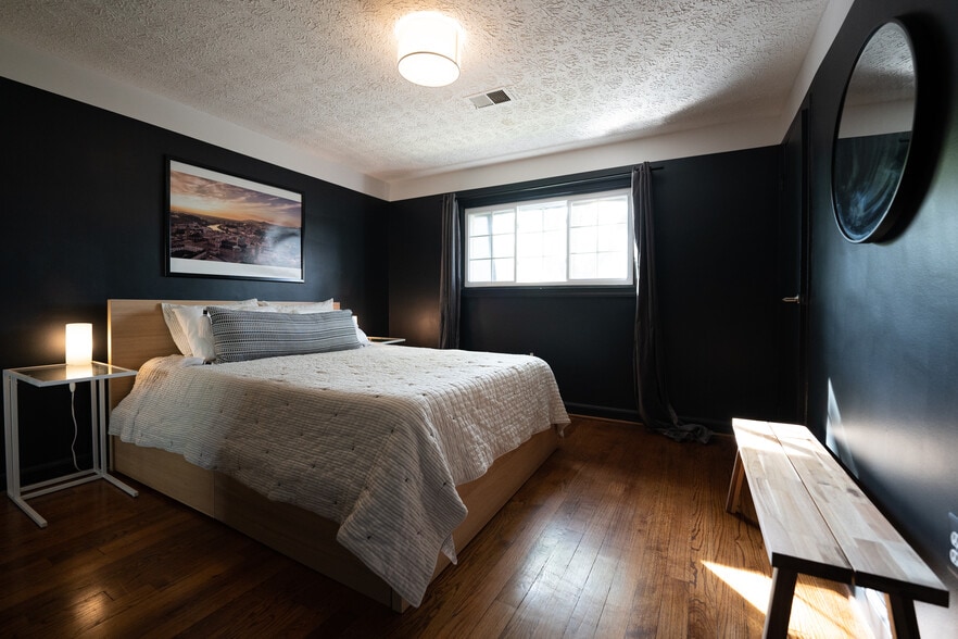 Main Bedroom - 202 S Virginia Ave
