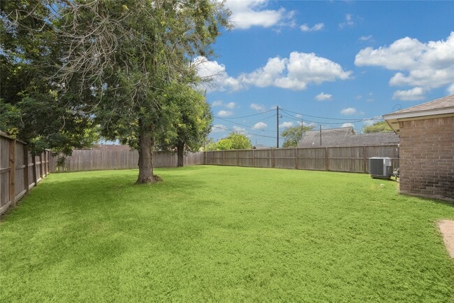 Building Photo - 612 Wisconsin St