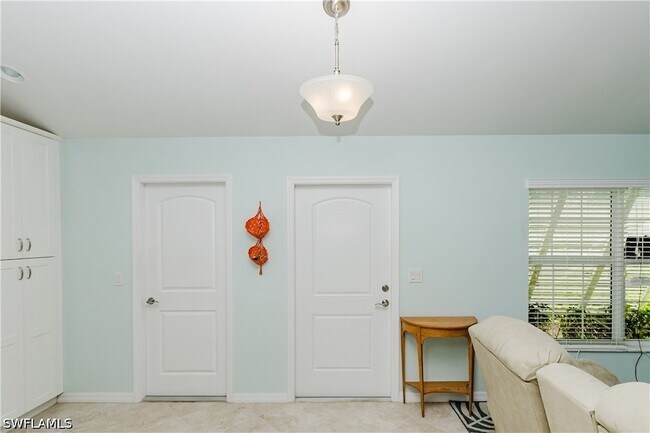 Building Photo - 11693 Oakland Dr