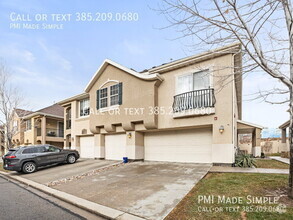 Building Photo - Luxury 3 BR Townhome with Mountain View in...