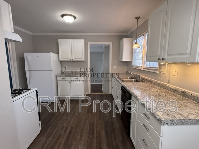 Building Photo - 513 James Dr