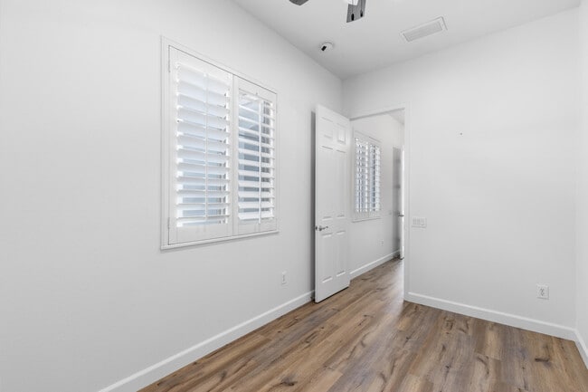 Building Photo - 40378 Corte San Carlos