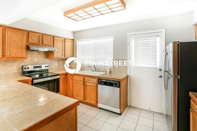 Building Photo - 3 Bedroom Pet-Friendly Home in Peoria, AZ with Main Street Renewal