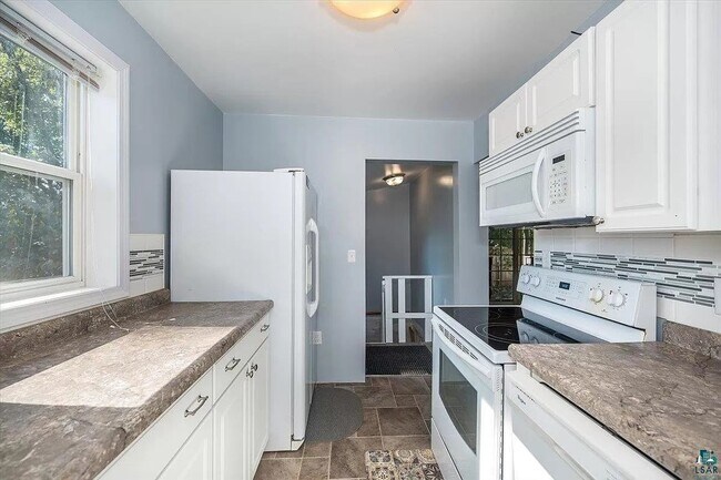 Building Photo - Charming 3-Bedroom Home in Duluth! Availab...
