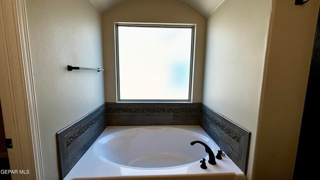 Building Photo - 2148 Honour Point Pl