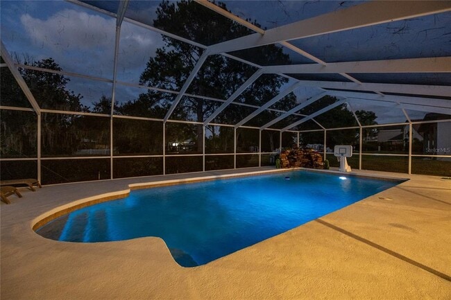 Building Photo - 22481 Southshore Dr