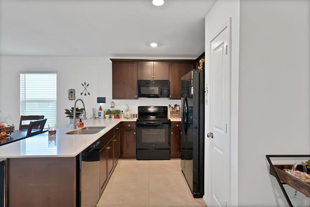 Building Photo - 5906 Wedgemere Dr