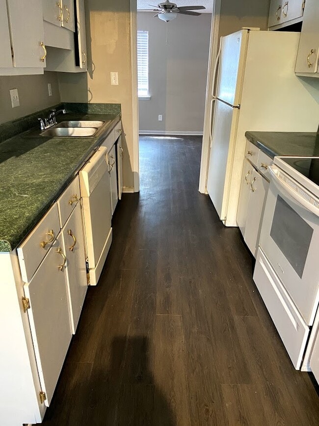 Building Photo - 6354 Shannon Pkwy