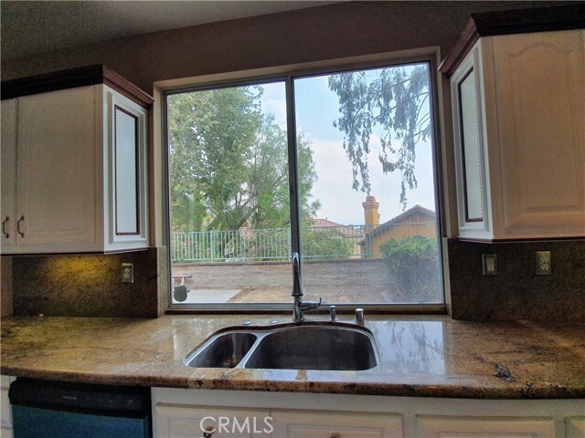 Building Photo - 15075 Cll La Paloma