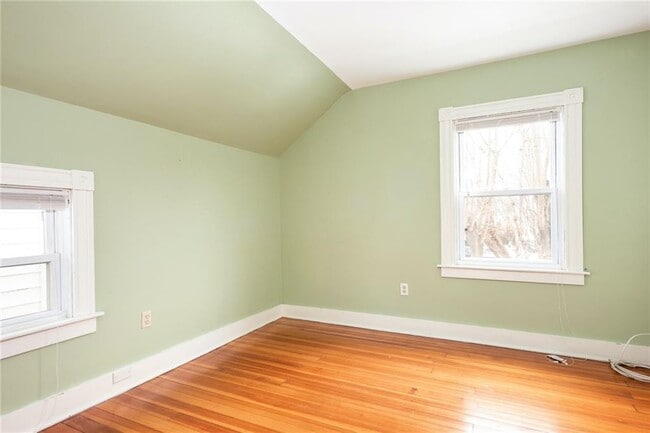 Building Photo - 5 Cummings Rd