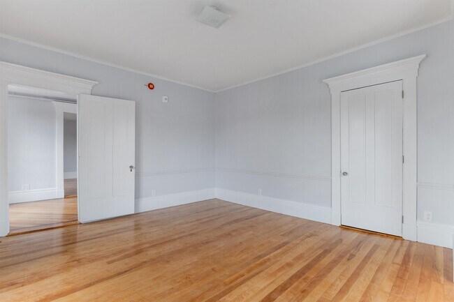 Building Photo - 109 Pleasant St