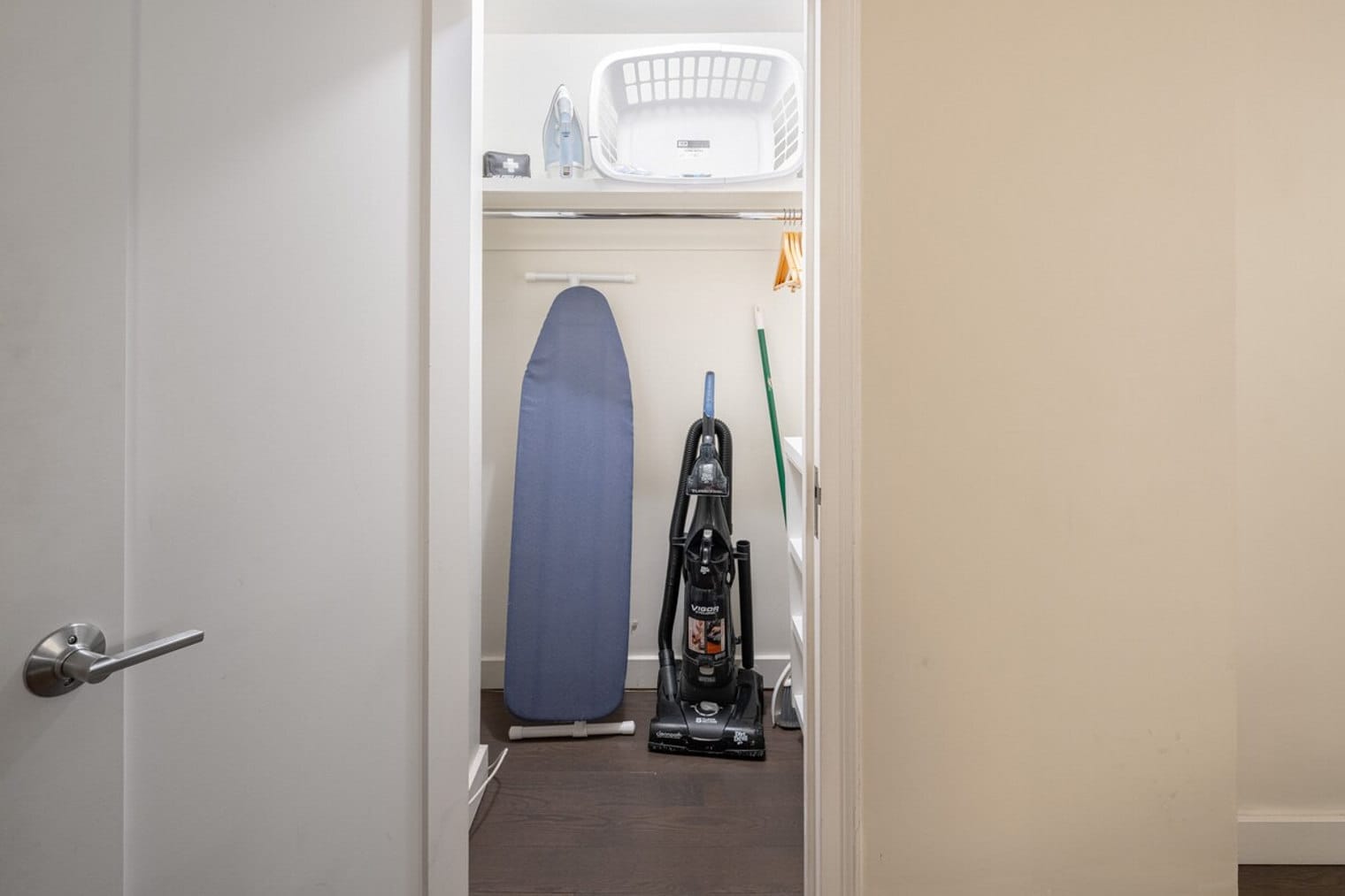 Building Photo - 437 E 49th St