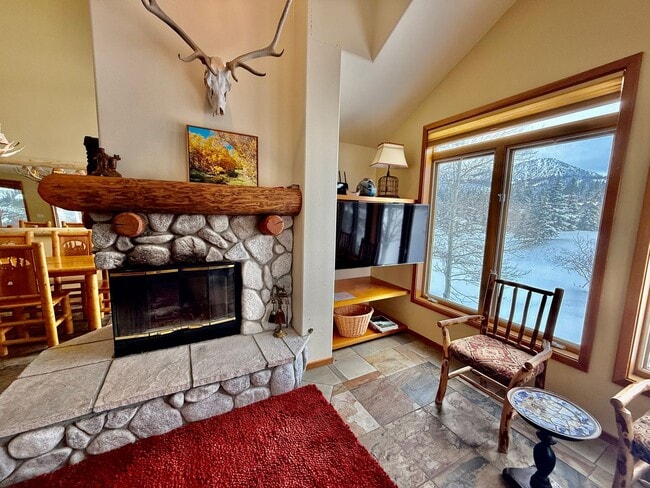 Building Photo - Snowcreek V – Stunning 4 Bed, 3 Bath Corner Unit