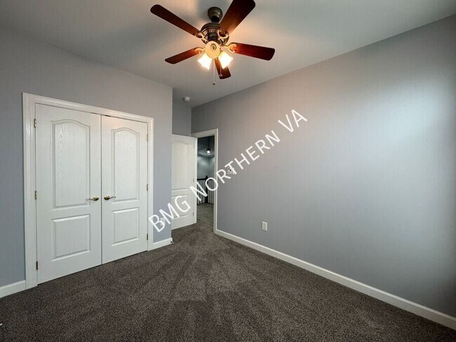 Building Photo - 10673 General Kirkland Dr