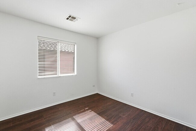 Building Photo - 15033 W Ventura St