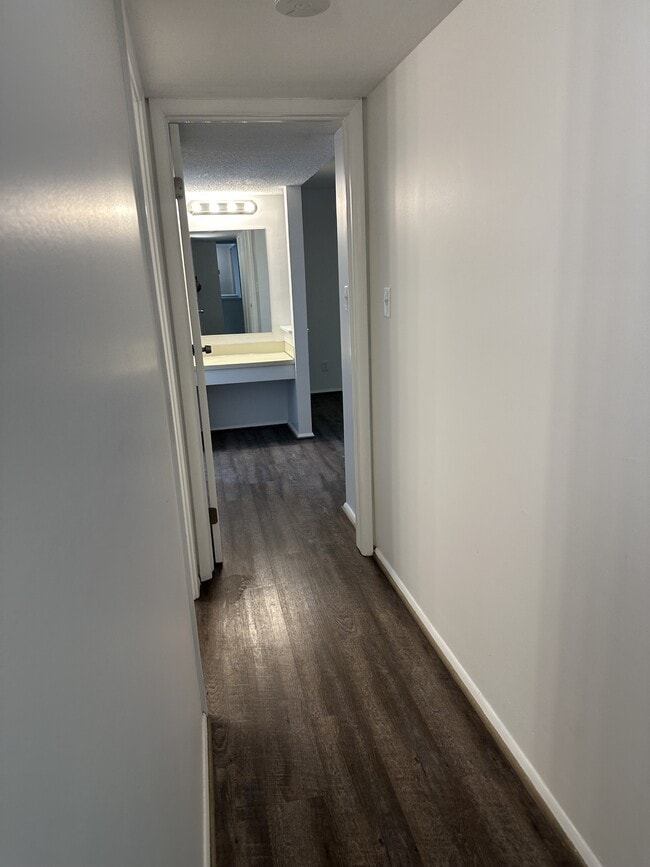 Building Photo - 3164 Central Ave