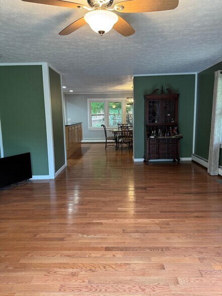 Building Photo - 15 Pentland Hills Dr