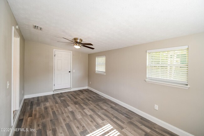 Building Photo - 9412 Norfolk Blvd