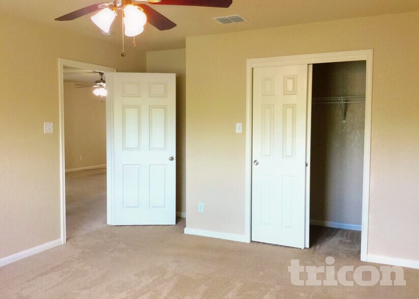 Building Photo - 5118 Badland Beacon