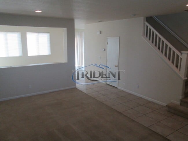 Building Photo - 4 bedroom 2.5 bath house