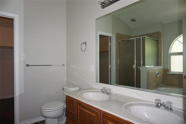 Building Photo - 2537 Creek Villas Dr