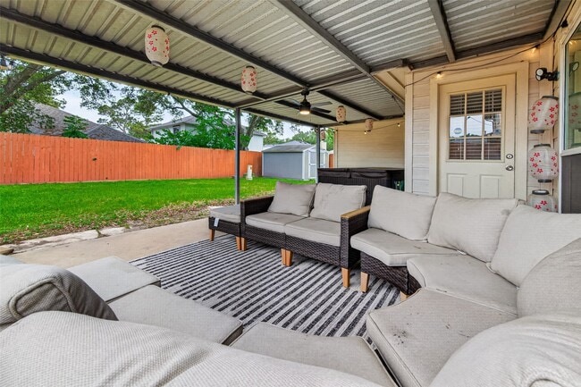 Building Photo - 22727 Tara Way Dr