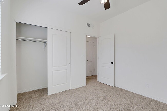 Building Photo - 533 Paseo Modesto Dr
