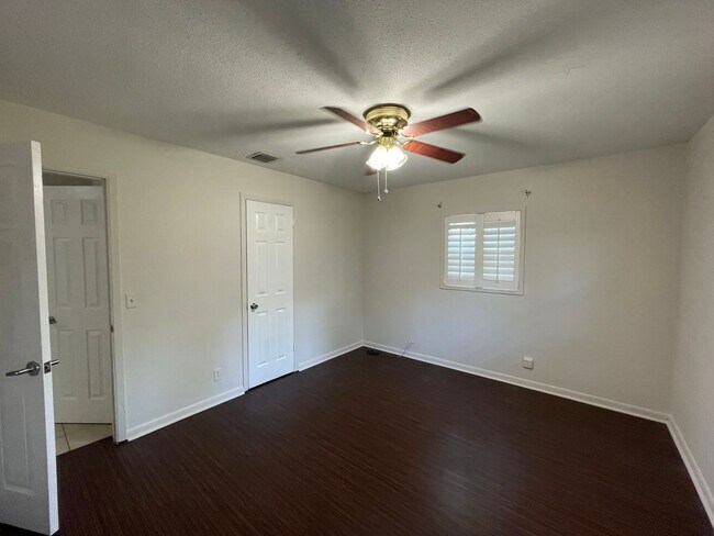 Building Photo - Charming 4 Bedroom, 3 Bathroom Home in Orl...