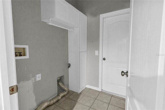 Building Photo - 721 Stonecrest Dr