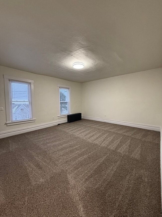 Building Photo - Updated 4BR House now showing!