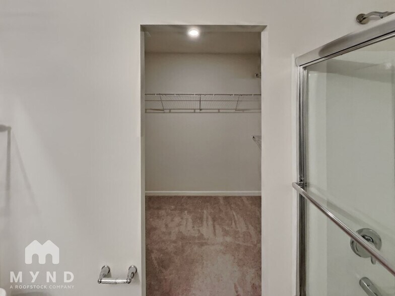 Building Photo - 6378 Century Ln