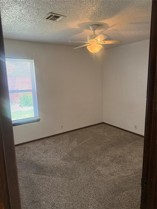 Building Photo - 1309 Summerton Pl