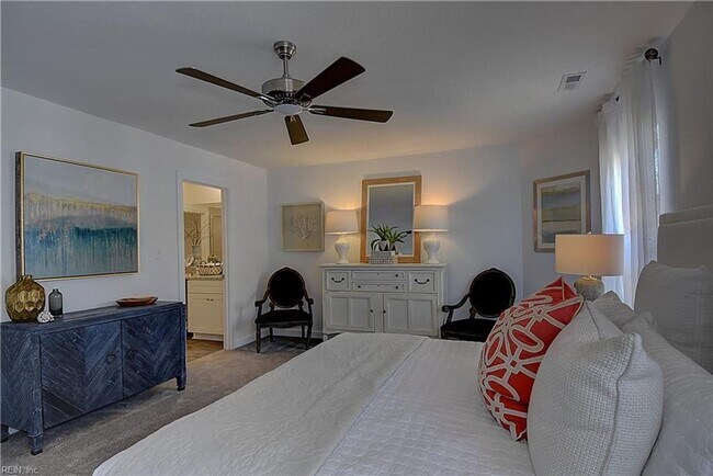 Building Photo - Three Bedroom Available
