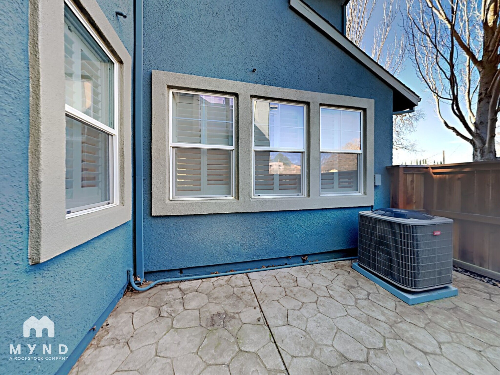 Building Photo - 398 Metro Ln