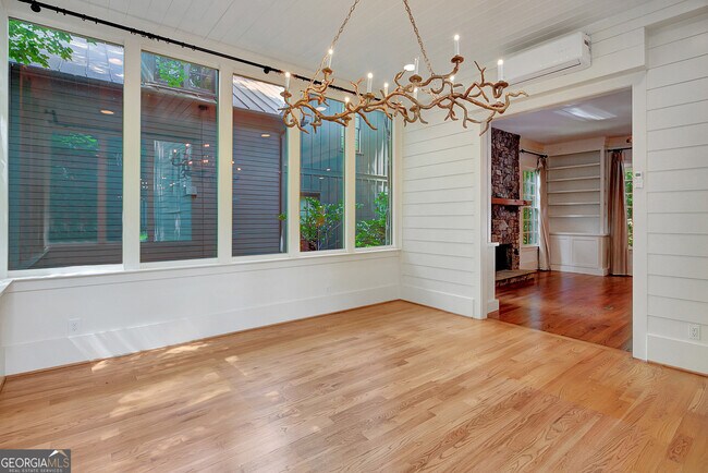 Building Photo - 9043 Selborne Ln