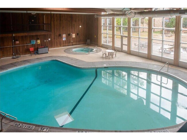 Building Photo - 450 Ford Rd