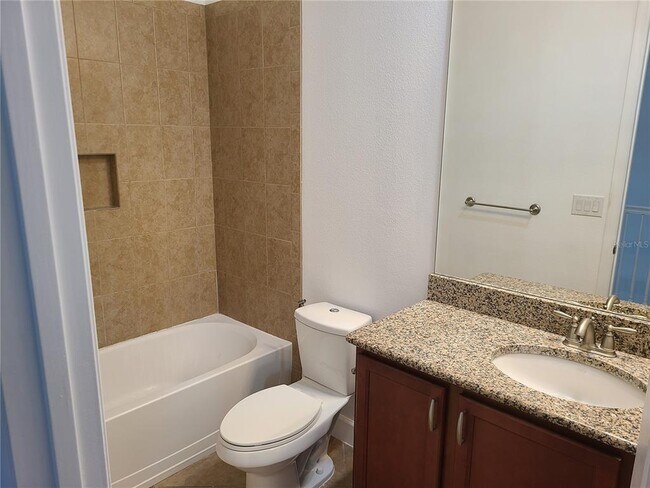 Building Photo - 13825 Benavente Ave