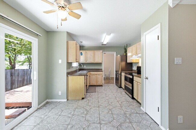 Building Photo - Updated home on a corner lot in a gated community!