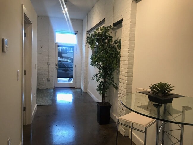 Interior Photo - Landmark at Marshall Broad